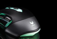 雷柏V302鼠标的实用性和性能评测（一款外观时尚、操作便捷的游戏鼠标）